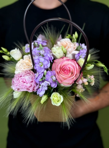 Композиция в сумочке «Луговая арфа» от интернет-магазина цветов в 