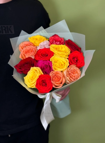 Монобукет из 16 роз от интернет-магазина цветов в 